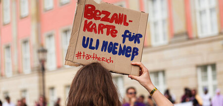 Statt Geflüchteten sollten Steuersünder wie der Fußballfunktionä...