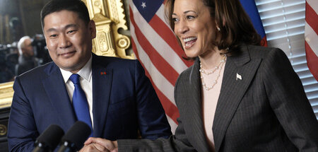 US-Vizepräsidentin Kamala Harris mit dem mongolischen Premiermin...