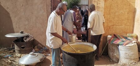 Vom Krieg Entwurzelte besonders verwundbar: Essensausgabe an Gef...