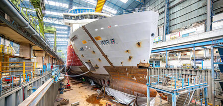 Alles erst halb fertig: Das Kreuzfahrtschiff »Silver Ray« in ein...