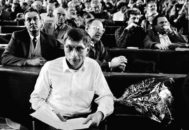 Rainer Kirsch 1990 als frisch gewählter Vorsitzender des DDR-Sch... Rainer Kirsch 1990 als frisch gewählter Vorsitzender des DDR-Sch...