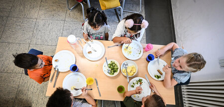 Nicht überall hat jeder einen Teller (Grundschule in Duisburg)
