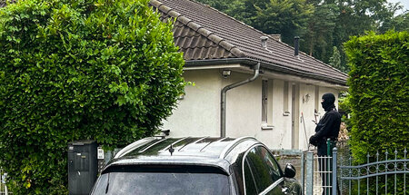 Durchsuchung einer Immobilie, die Compact zugerechnet wird (Falk...