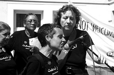 Mitglieder der Granny Peace Brigade am 13. Juli in Stralsund