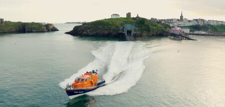 Wallung in Wales: Rettungskreuzer im Training