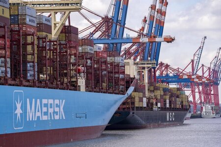 Weiter, teurer, profitabler? Maersk jedenfalls geht für 2024 von...