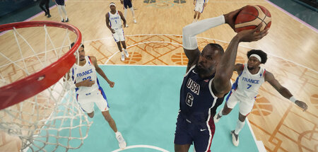 Lieber kein Korb sein: LeBron James im Anflug