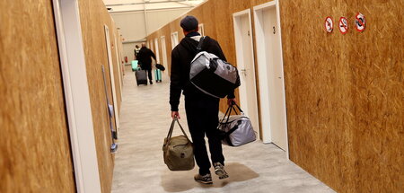 Vor dem Krieg geflohene ukrainische Männer sollen zur Rückkehr g...