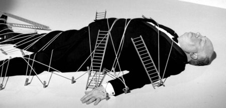 Gefesselter Fesselkünstler (»Alfred Hitchcock Presents«, CBS 196...