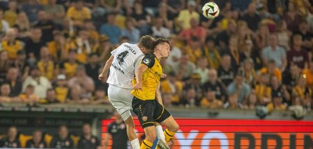 Ostdeutsches Gipfeltreffen: Der Cottbuser Tim Campulka (l.) im K...