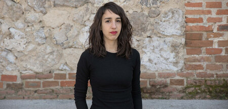 Zeigt auf, wie der Horror von Generation zu Generation weitergeg...