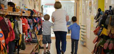 Die Kinderbetreuung bringt die Bechäftigten in einen Teufelskrei...