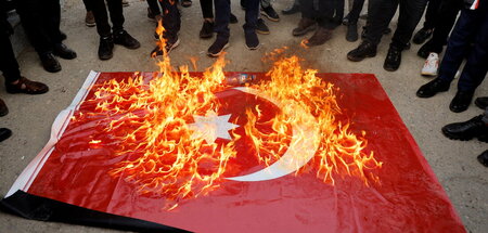 Schon länger im Visier: Protest in Mossul gegen die türkischen A... Schon länger im Visier: Protest in Mossul gegen die türkischen A...