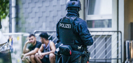 SEK-Einsatz in einer Unterkunft für Geflüchtete am Sonnabend in ... SEK-Einsatz in einer Unterkunft für Geflüchtete am Sonnabend in ...