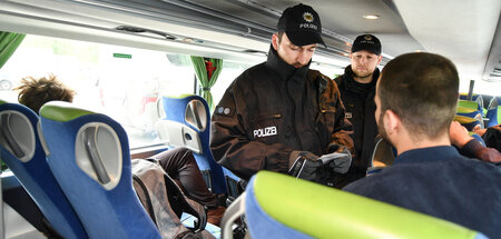 Die Union will Migranten gleich an der Grenze wegschicken (Konst... Die Union will Migranten gleich an der Grenze wegschicken (Konst...