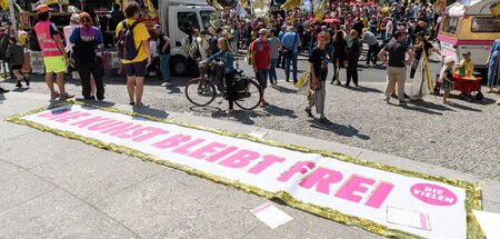 Kampf gegen rechts und die Verteidigung der Freiheit der Kunst u...