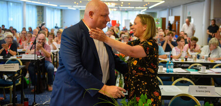 Freude auf dem sinkenden Schiff: Die Vorsitzenden Hendrik Lange ... Freude auf dem sinkenden Schiff: Die Vorsitzenden Hendrik Lange ...