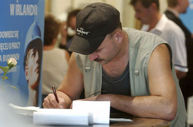Polens Wirtschaftskrise treibt Arbeiter in die Emigration. Doch ...