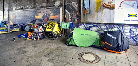 Metropolencamping: Notsituation Wohnungsloser unter den Brücken ...