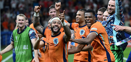 Die verfolgte Unschuld: Memphis Depay (Mitte) glaubt lieber sein...