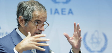Der Direktor der Internationalen Atomenergiebehörde, Rafael Gros... Der Direktor der Internationalen Atomenergiebehörde, Rafael Gros...