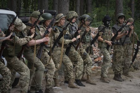 Ukraine_Krieg_Weibli_83318166.jpg
