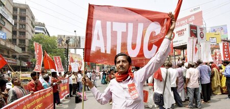 Streikfreudig. Mehr als 200 Millionen indische Arbeiterinnen und...