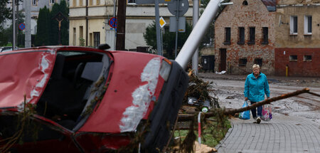 Nach verheerenden Überschwemmungen des Flusses Biała Lądecka im ...