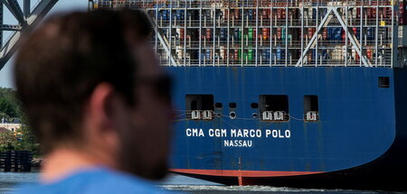 Die internationalen Gewerkschaften ILA und ILWU organisieren Haf...