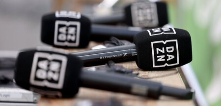 Am Dienstag um 16.35 Uhr wird DAZN aus Protest die Mikros nieder...