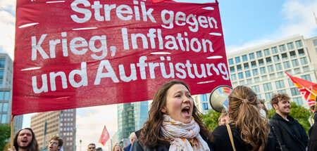 So weit gehen friedensbewegte Sozialdemokraten doch nicht: Linke...