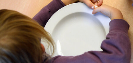 Nichts auf dem Teller: Mehr als zwei Millionen Minderjährige in ...