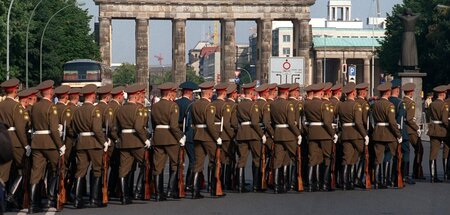 Garanten der Existenz der DDR. Die letzten russischen Truppen ve...