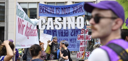 »Nicht euer Casino«: Demonstration gegen Mietenwahnsinn und Verd...