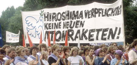 Breite Friedensbewegung in der alten Bundesrepublik: Banner beim...