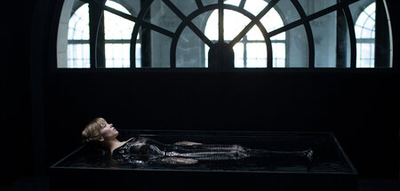 Léa Seydoux in der finsteren Nekropolis