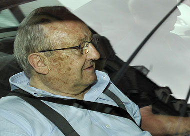 Karlheinz Schreiber fährt ein. Justizvollzugsanstalt Augsburg am... Karlheinz Schreiber fährt ein. Justizvollzugsanstalt Augsburg am...