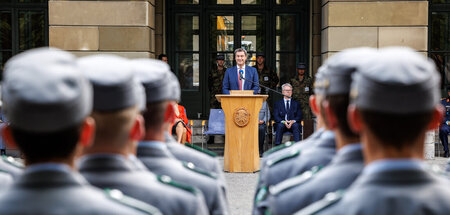 Ein Freund des Militärs: Markus Söder (CSU) beim »feierlichen Ge... Ein Freund des Militärs: Markus Söder (CSU) beim »feierlichen Ge...