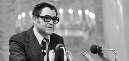 Immer verbindlich: Franz Muhri spricht 1976 als Gast des XXV. Pa...