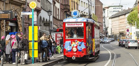 Der Frankfurter-Ebbelwei-Express: Tradition ohne glitschige Anbi...