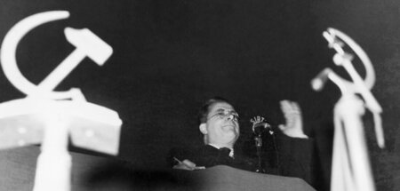 Der Sowjetunion und dem Internationalismus verbunden. Palmiro To...