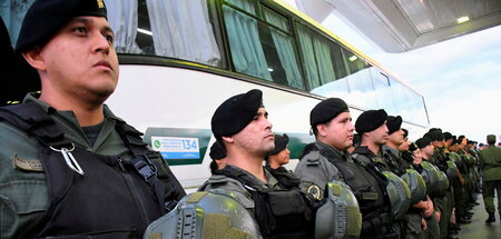 Argentinische Gendarmerie vor Einsatz gegen »Drogenbanden« (Rosa...