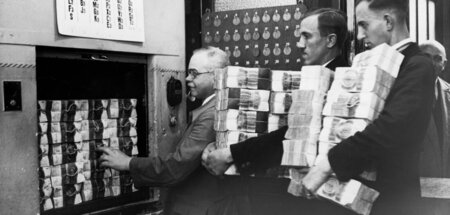 Alptraum der Banker: Pleite und Superinflation. Hier Geldlieferu...