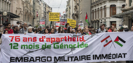 Auch in der Schweiz fordern Demonstranten seit Monaten einen Sto... Auch in der Schweiz fordern Demonstranten seit Monaten einen Sto...