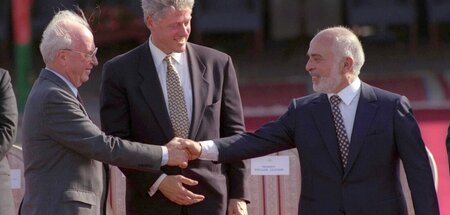Jitzchak Rabin und Hussein bin Talal, damals König von Jordanien...
