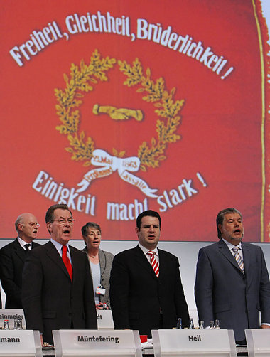 Den »demokratischen Sozialismus« hochgehalten: Die SPD-Spitze in...