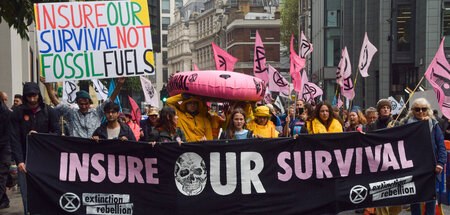 »Insure our survival – not fossil fuels«
