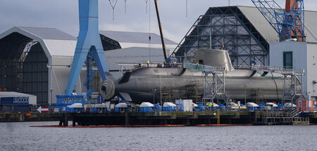 U-Boot in der Werft von Thyssen-Krupp Marine Systems in Kiel