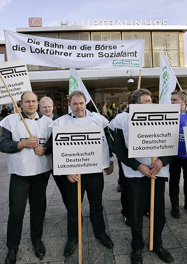 Die Lokführergewerkschaft läßt nicht mit sich spaßen. Das ist sp...