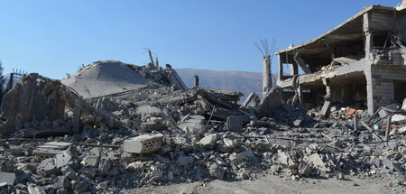 Allein am Wochenende sollen im Bekaa-Tal 60 Menschen bei israeli... Allein am Wochenende sollen im Bekaa-Tal 60 Menschen bei israeli...
